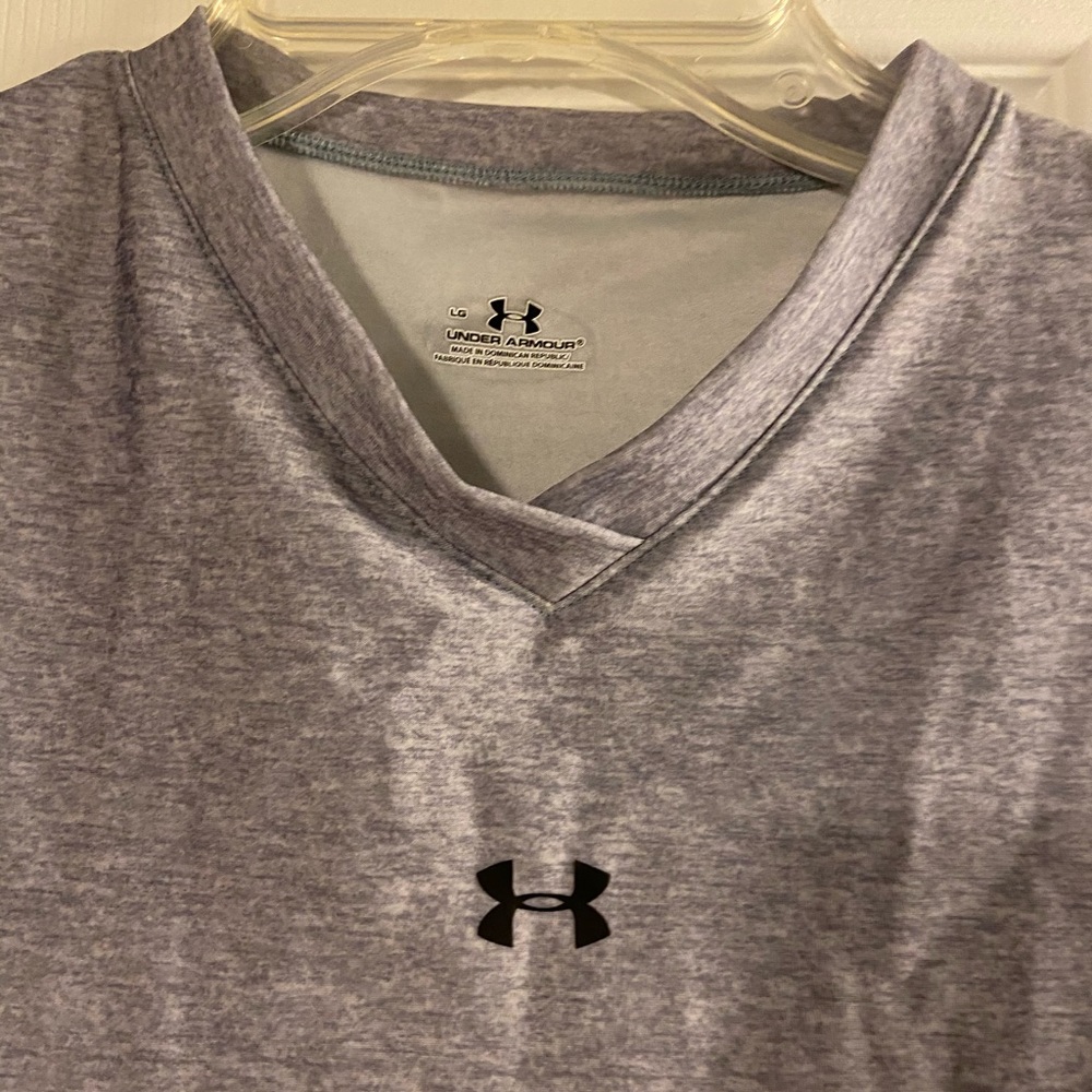 Under Armour heat gear workout shirt